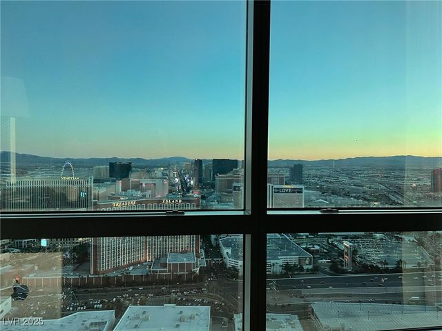 2000 North Fashion Show Drive 5600, Las Vegas, NV 89109