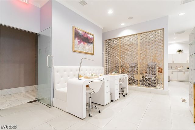 2000 North Fashion Show Drive 5600, Las Vegas, NV 89109