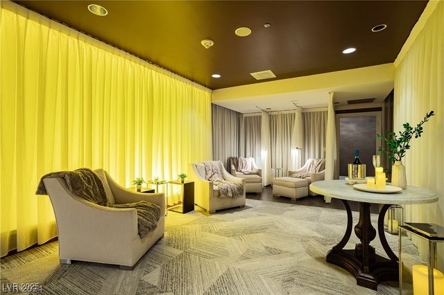 2000 North Fashion Show Drive 5600, Las Vegas, NV 89109