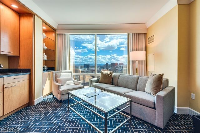 2000 North Fashion Show Drive 5600, Las Vegas, NV 89109