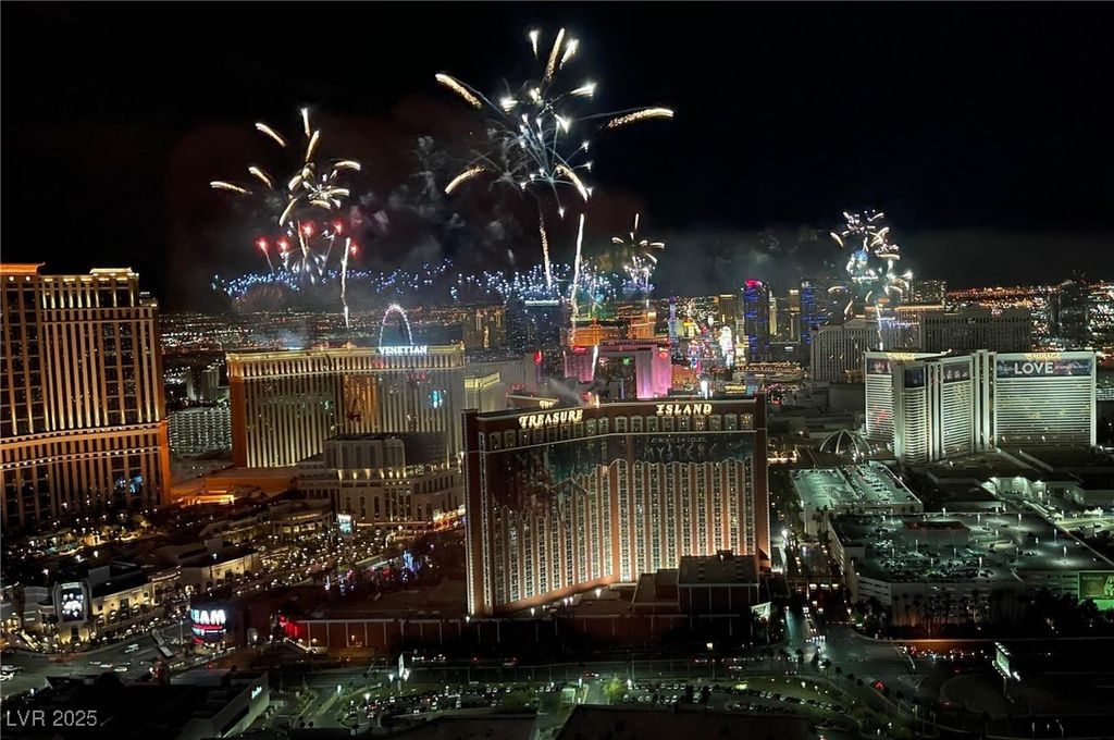 2000 North Fashion Show Drive 5600, Las Vegas, NV 89109