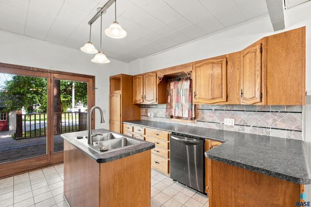 1120 S Duff St Street, Mitchell, SD 57301