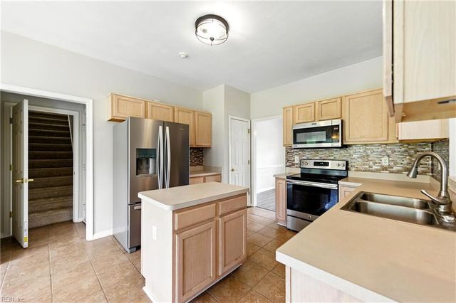 110 Benham CT, Suffolk, VA 23434