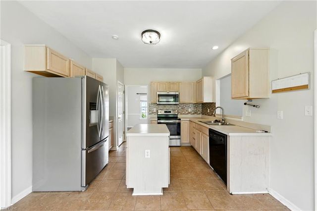 110 Benham CT, Suffolk, VA 23434