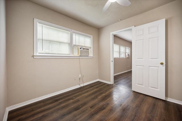 3837B Earl Street, Fort Worth, TX 76111