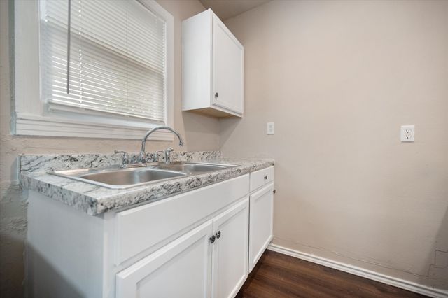 3837B Earl Street, Fort Worth, TX 76111