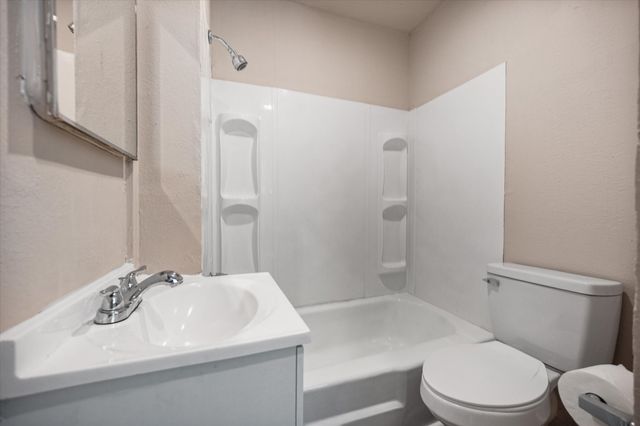 3837B Earl Street, Fort Worth, TX 76111
