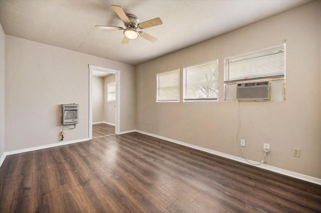 3837B Earl Street, Fort Worth, TX 76111