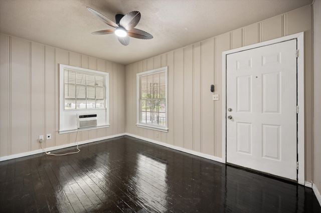 3837B Earl Street, Fort Worth, TX 76111