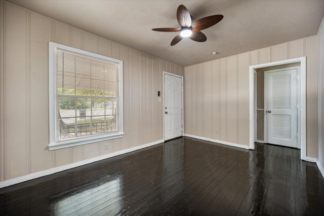 3837B Earl Street, Fort Worth, TX 76111