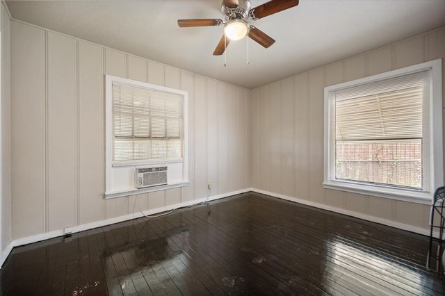 3837B Earl Street, Fort Worth, TX 76111