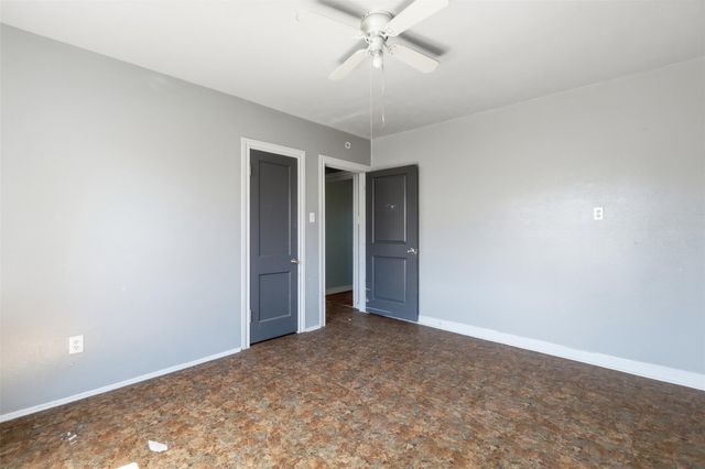 800 E Lobit Street, Baytown, TX 77520