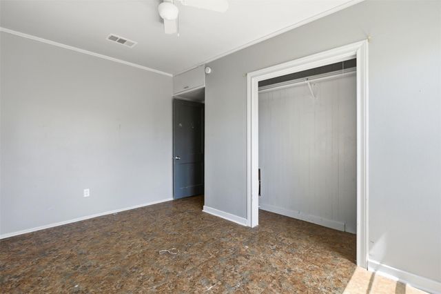 800 E Lobit Street, Baytown, TX 77520