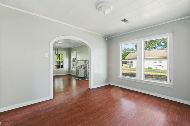 800 E Lobit Street, Baytown, TX 77520