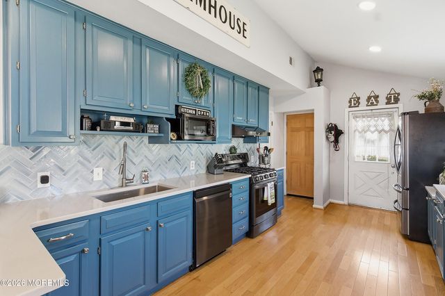 110 Dollmore Avenue, Waretown, NJ 08758