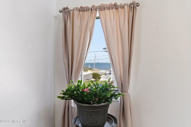 110 Dollmore Avenue, Waretown, NJ 08758