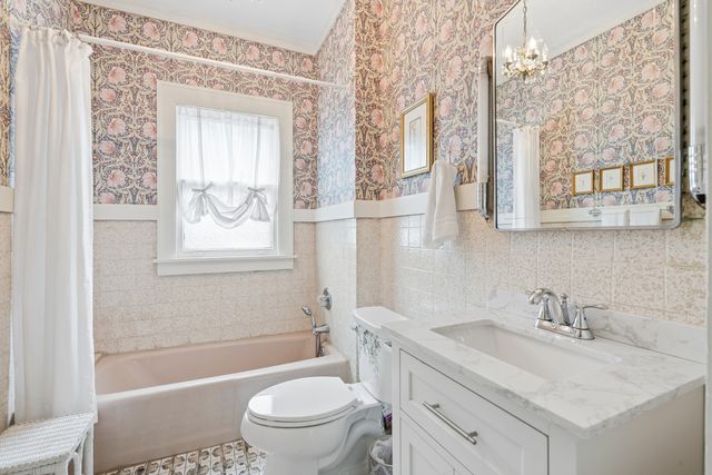 1436 Clay Street, Davenport, IA 52804