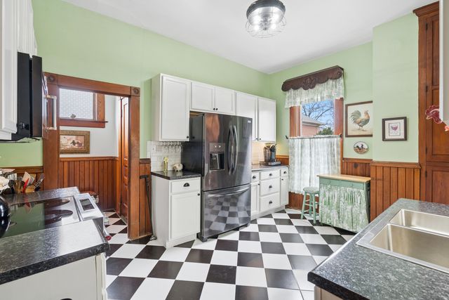 1436 Clay Street, Davenport, IA 52804