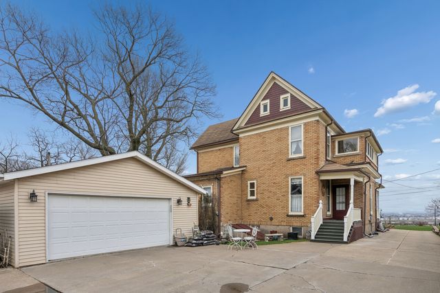 1436 Clay Street, Davenport, IA 52804