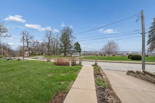 1436 Clay Street, Davenport, IA 52804