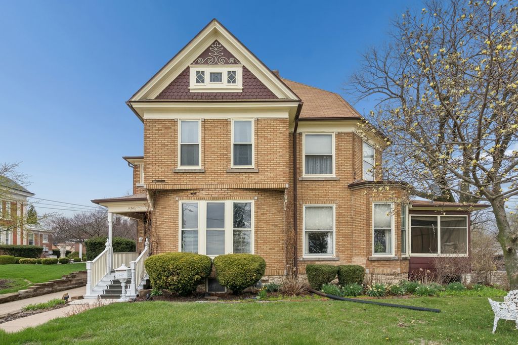 1436 Clay Street, Davenport, IA 52804