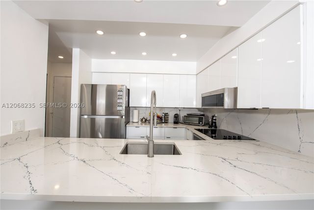 401 Ocean Dr 303, Miami Beach, FL 33139