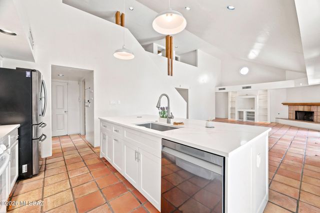 2140 E Gazania Lane, Tucson, AZ 85719