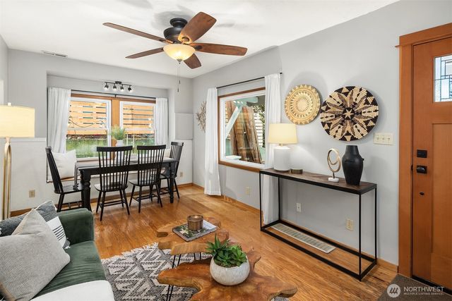 108 N 60th Street, Seattle, WA 98103