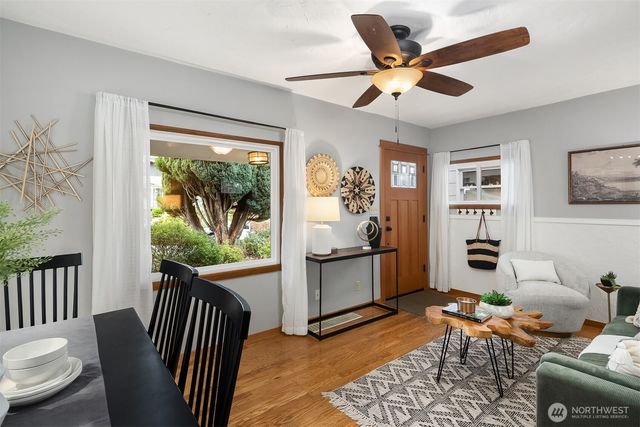 108 N 60th Street, Seattle, WA 98103