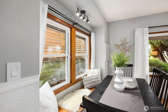 108 N 60th Street, Seattle, WA 98103