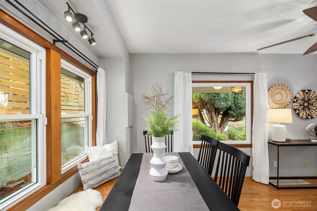 108 N 60th Street, Seattle, WA 98103