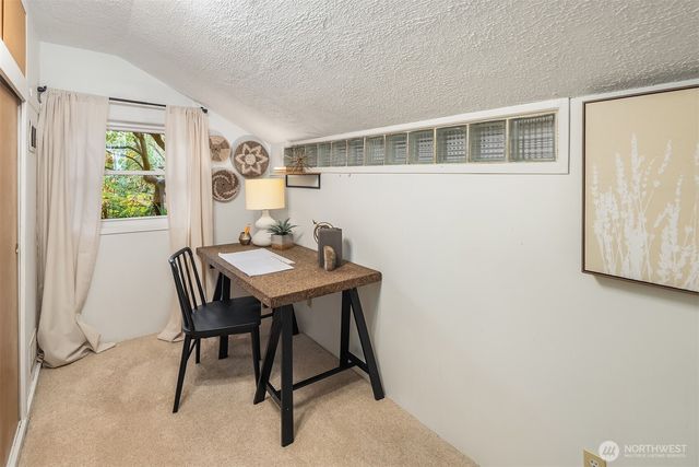 108 N 60th Street, Seattle, WA 98103