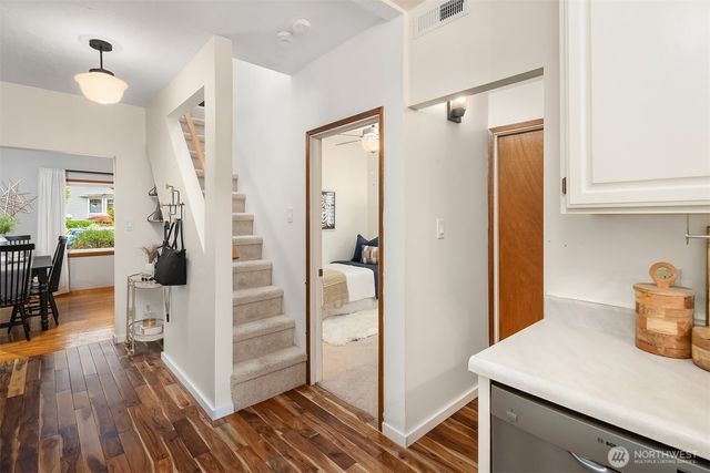 108 N 60th Street, Seattle, WA 98103