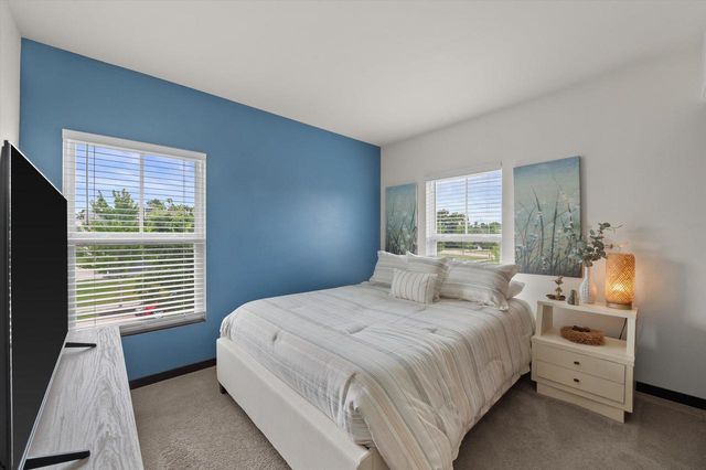 822 Skypark DRIVE, Hartford, WI 53027