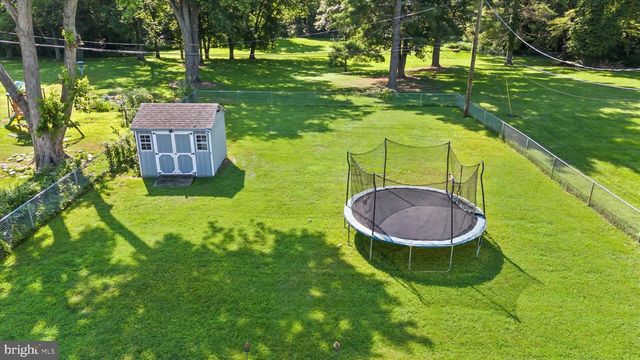 4 FLORA CIR, Newark, DE 19711