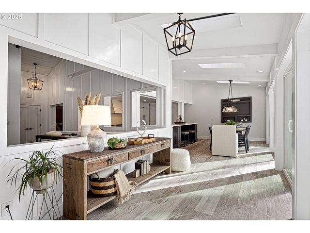 3220 SOUTHSHORE Blvd, Lake Oswego, OR 97034