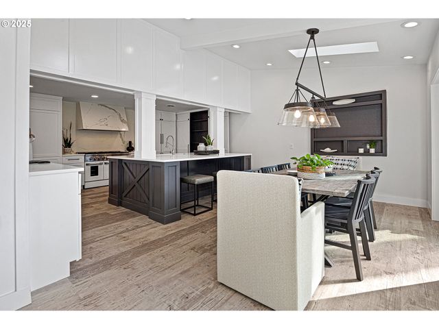 3220 SOUTHSHORE Blvd, Lake Oswego, OR 97034