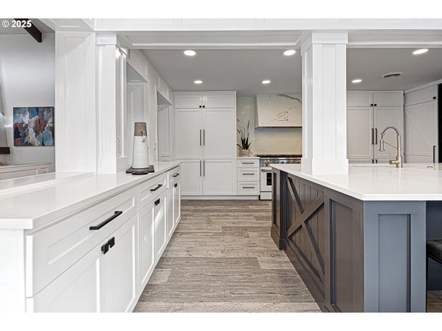 3220 SOUTHSHORE Blvd, Lake Oswego, OR 97034