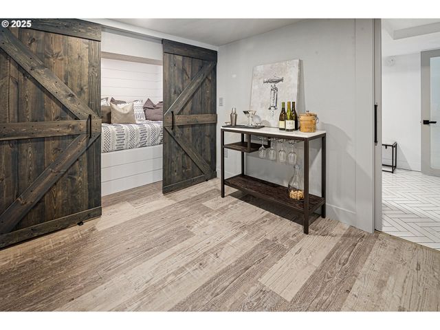 3220 SOUTHSHORE Blvd, Lake Oswego, OR 97034