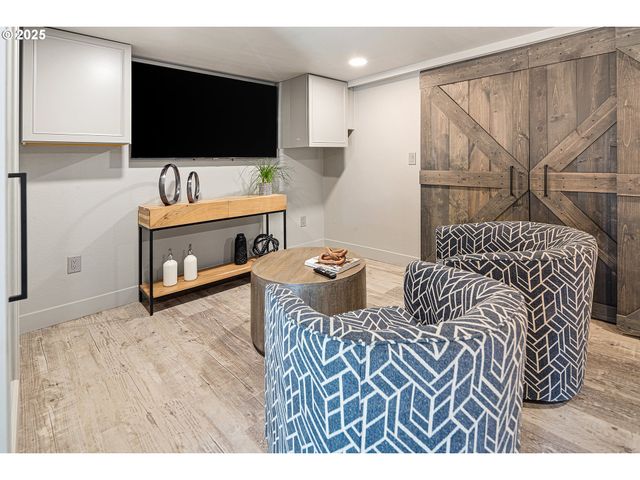 3220 SOUTHSHORE Blvd, Lake Oswego, OR 97034