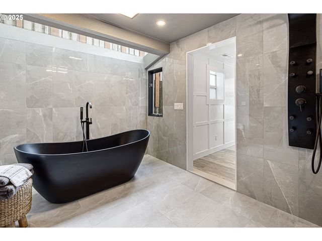 3220 SOUTHSHORE Blvd, Lake Oswego, OR 97034