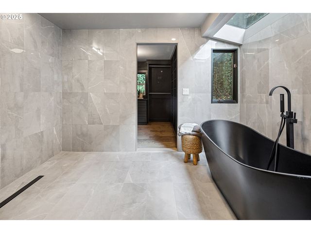 3220 SOUTHSHORE Blvd, Lake Oswego, OR 97034