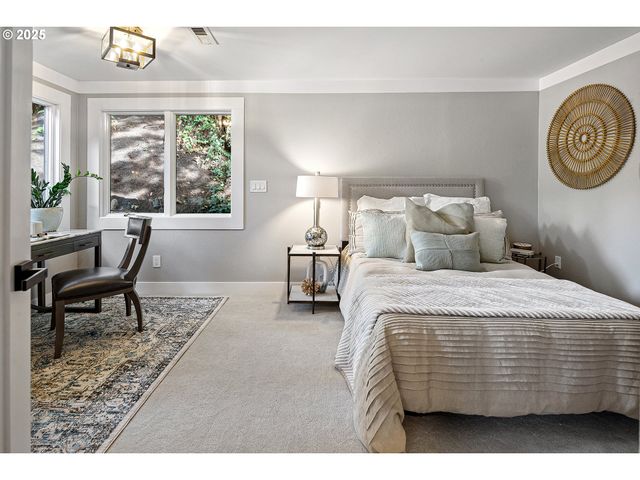 3220 SOUTHSHORE Blvd, Lake Oswego, OR 97034