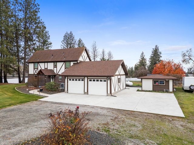 15915 W Silver Lake Rd, Medical Lake, WA 99022