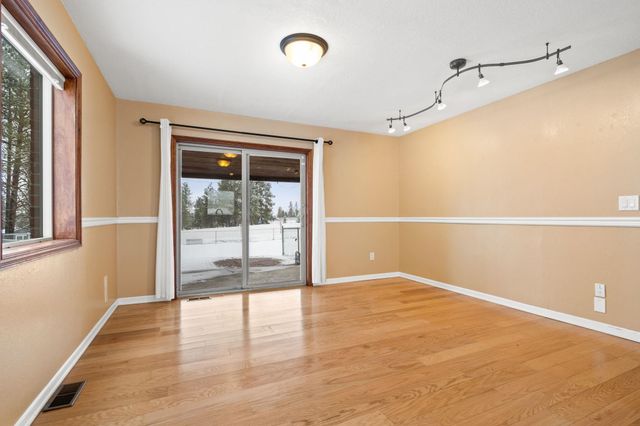 15915 W Silver Lake Rd, Medical Lake, WA 99022