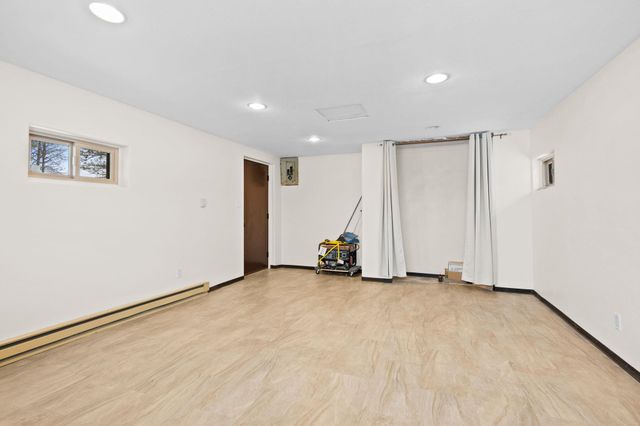 15915 W Silver Lake Rd, Medical Lake, WA 99022