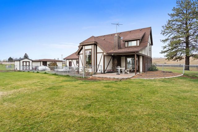 15915 W Silver Lake Rd, Medical Lake, WA 99022