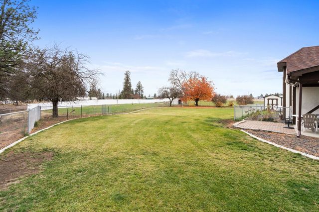 15915 W Silver Lake Rd, Medical Lake, WA 99022