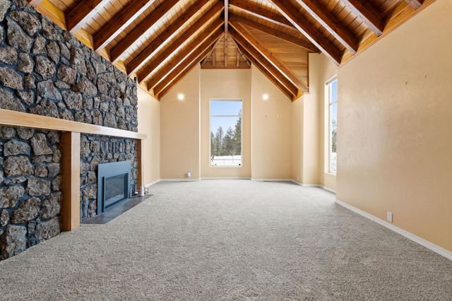 15915 W Silver Lake Rd, Medical Lake, WA 99022