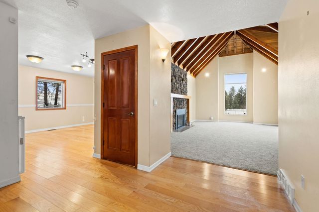 15915 W Silver Lake Rd, Medical Lake, WA 99022